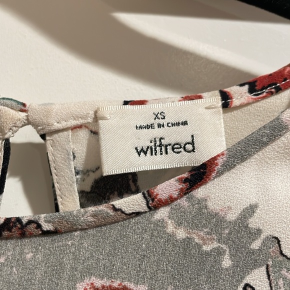 Aritzia Wilfred Blouse - Picture 2 of 3